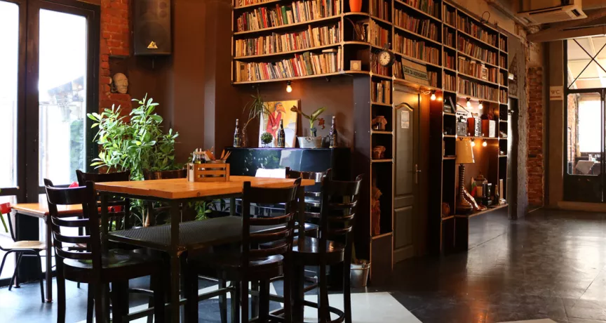 Q-ftetaria - атмосфера от ресторанта